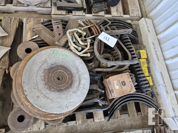 john-deere-714-image-1