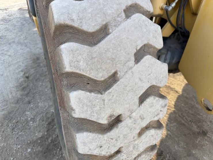 2013-gehl-dl11-image-65