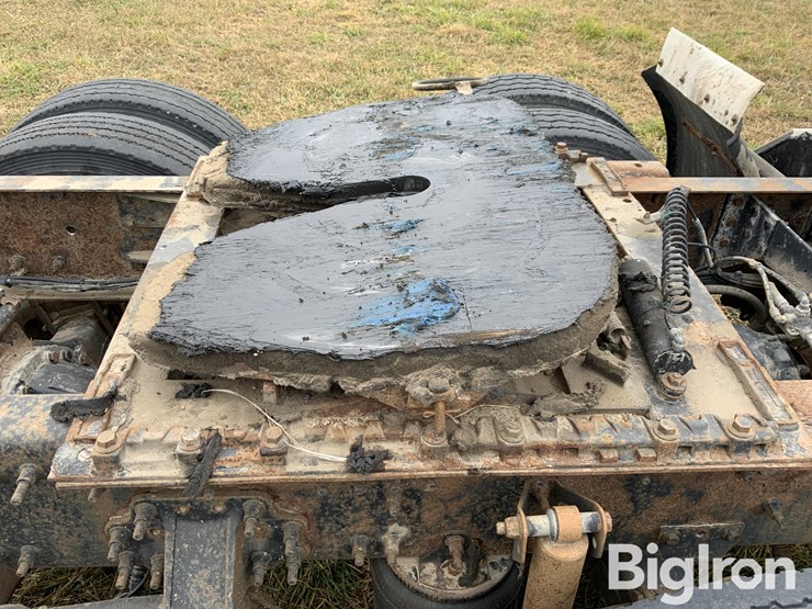 2006-volvo-t/a-truck-tractor-image-9