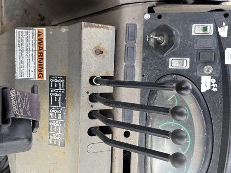 2008-case-570l-xt-image-30