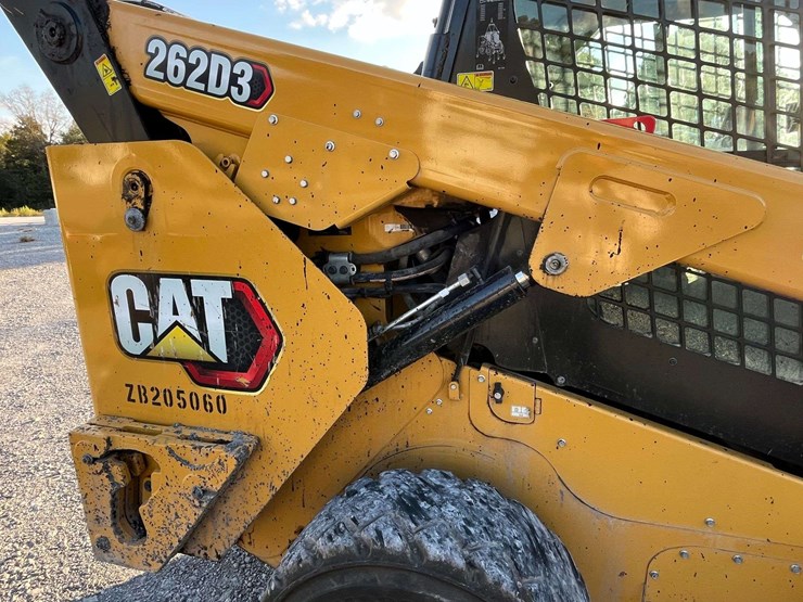 2022-caterpillar-262d3-image-27