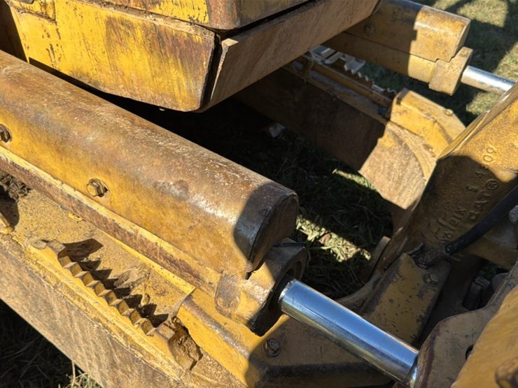 1989-caterpillar-d4h-image-35