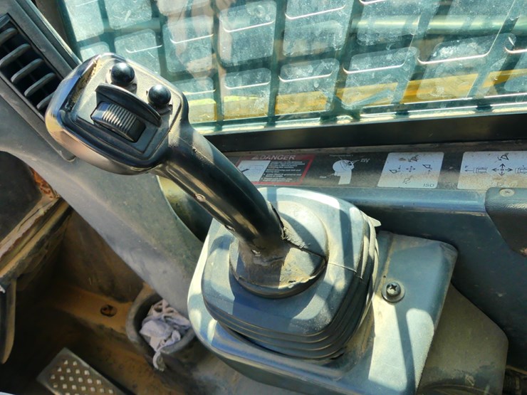 2012-deere-333d-image-14