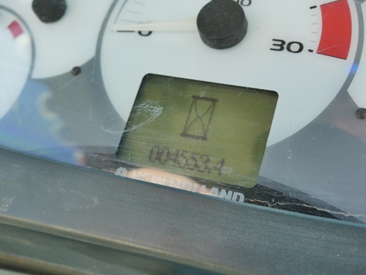 new-holland-b95c-image-18