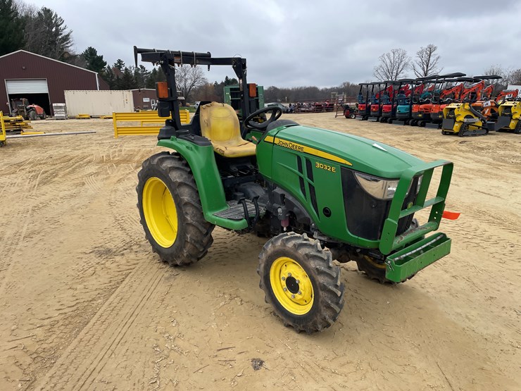 john-deere-3032e-image-3
