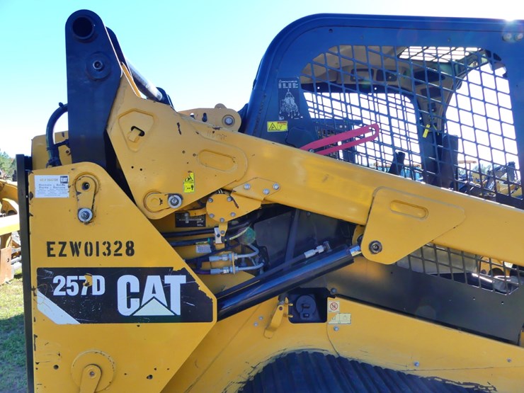 2015-caterpillar-257d-image-7