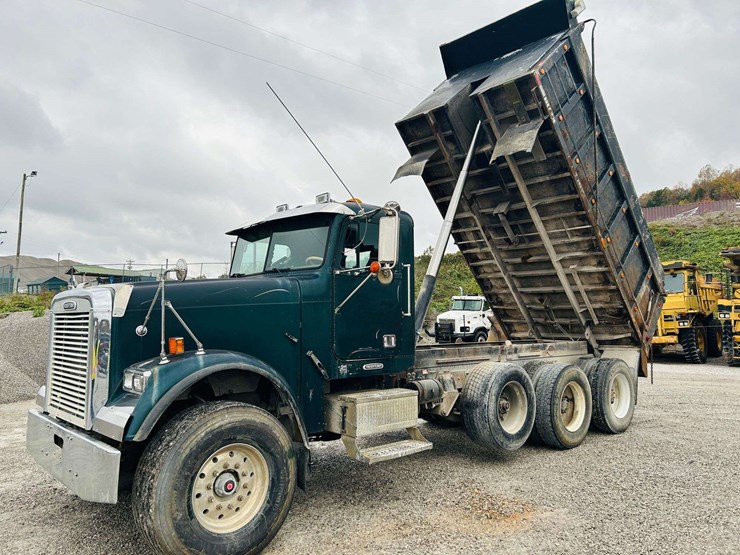 1999-freightliner-tri-axle-dump-truck-image-102