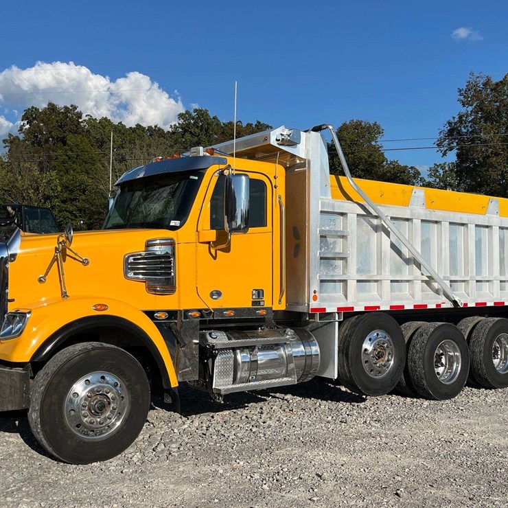 2020 FREIGHTLINER 122SD