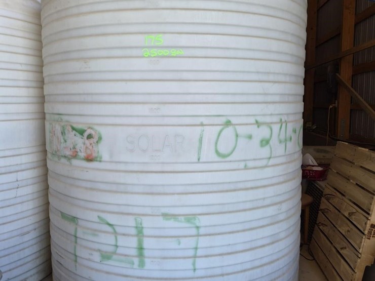 poly-tank-2500-gallon-image-1