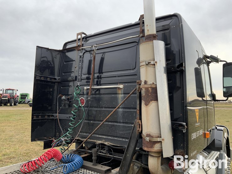 2006-volvo-t/a-truck-tractor-image-19