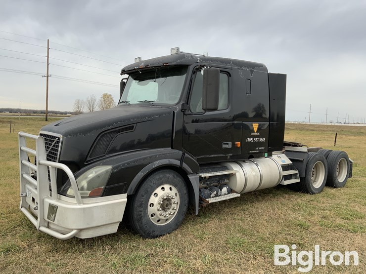 2006-volvo-t/a-truck-tractor-image-1