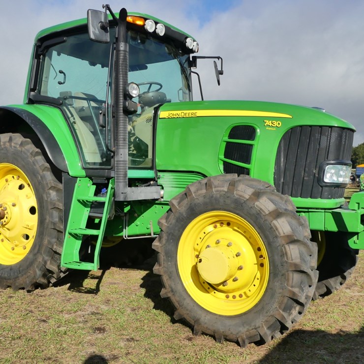 2011 JOHN DEERE 7430 PREMIUM
