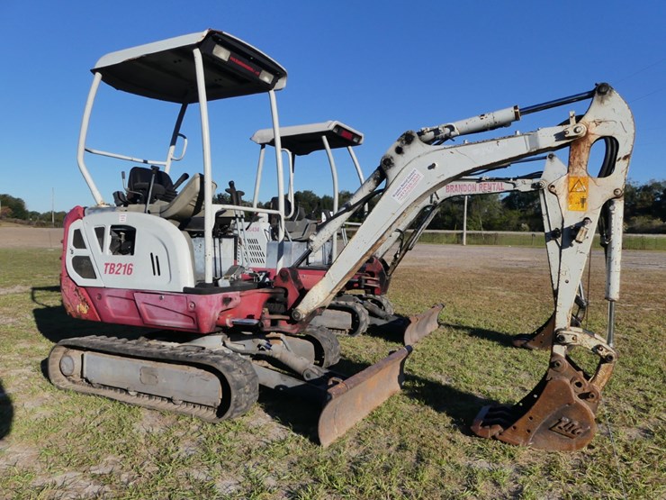 takeuchi-tb216-image-2