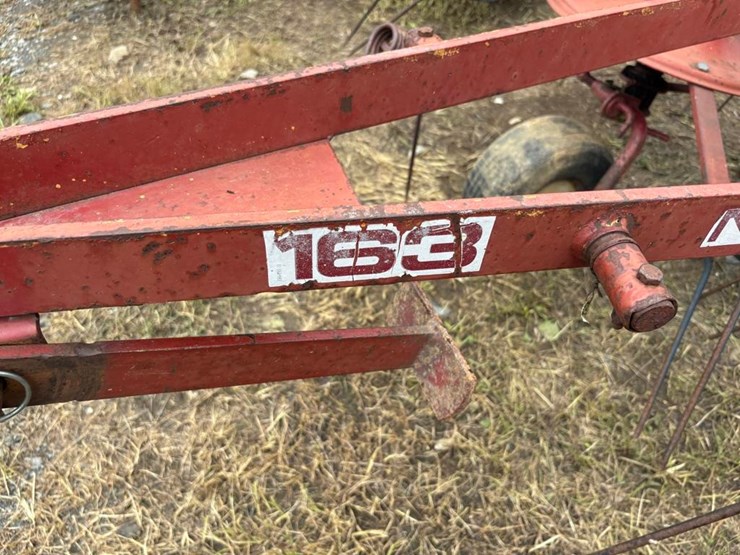 new-holland-162-image-5