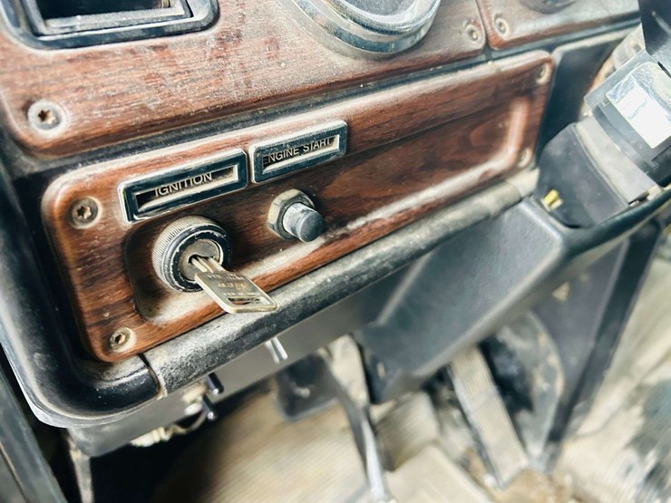 1999-freightliner-tri-axle-dump-truck-image-93