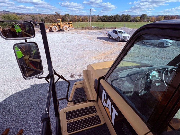 2007-caterpillar-740-image-37