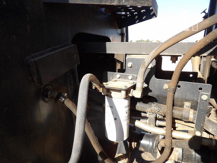 new-holland-t9040-image-24