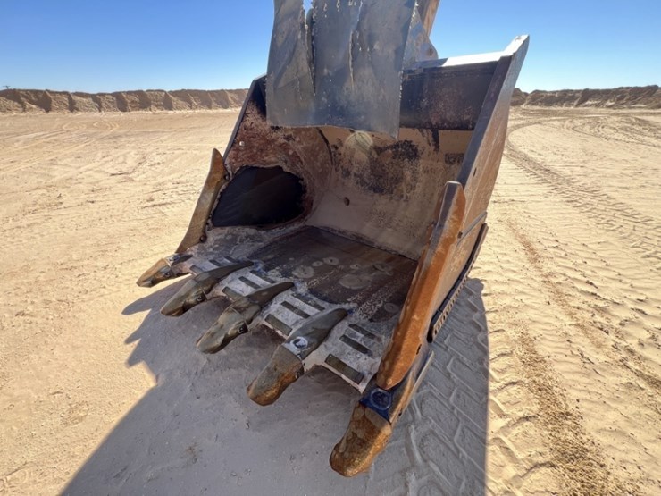 2019-deere-670g-lc-image-14