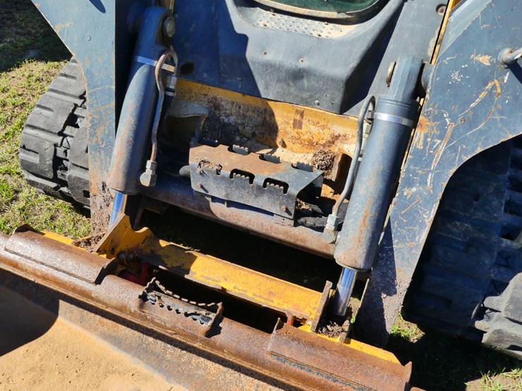 2012-deere-333d-image-11