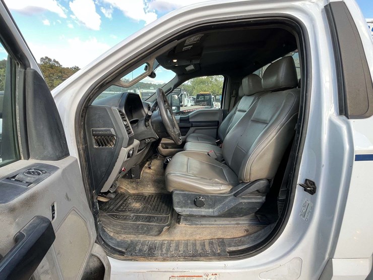 2017-ford-f550-xl-image-64