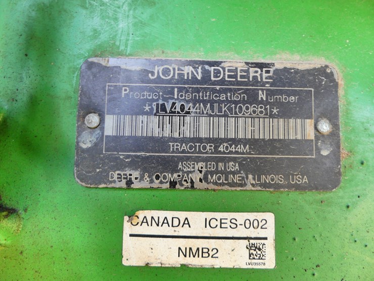 2019-john-deere-4044m-image-15