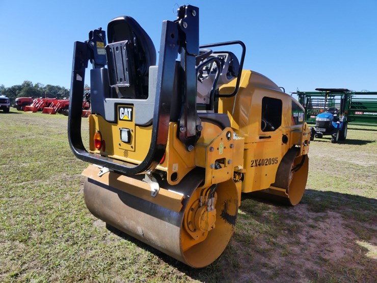2019-caterpillar-cb24b-image-3