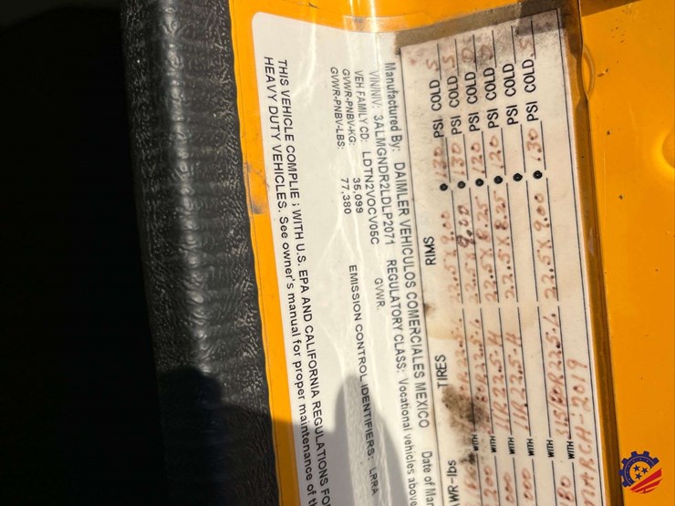 2020-freightliner-122sd-image-70