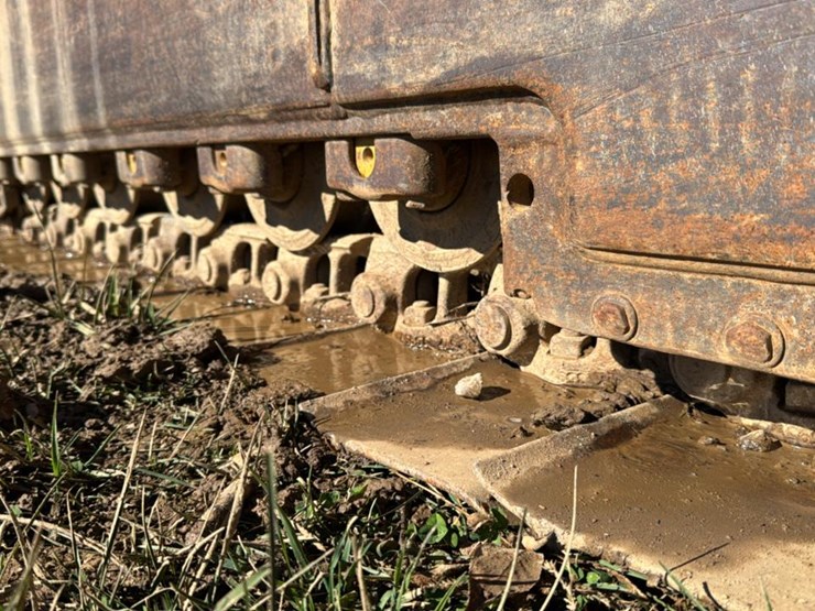 2008-deere-750j-xlt-image-25