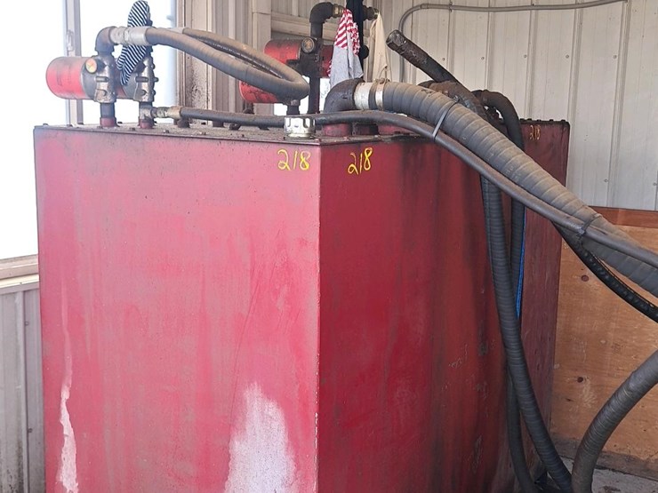 #218-•-2-hydraulic-tanks-image-7