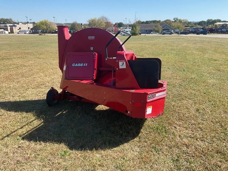2012-case-ih-600-image-3