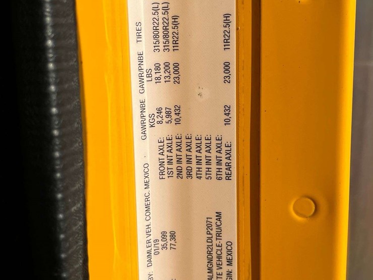 2020-freightliner-122sd-image-71