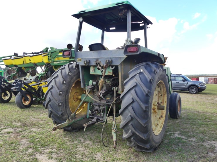 john-deere-4240-image-3