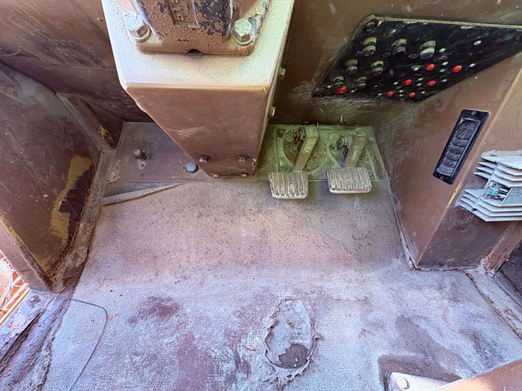 1995-caterpillar-769c-image-37