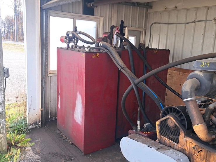 #218-•-2-hydraulic-tanks-image-2