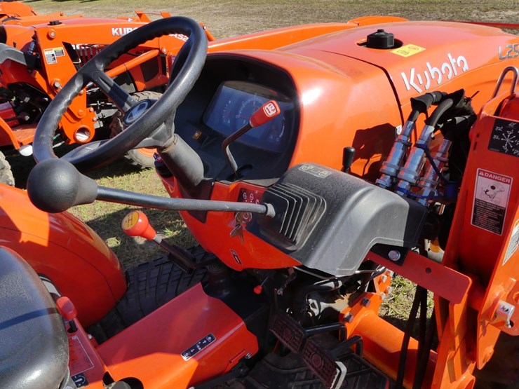 2023-kubota-la526-image-9