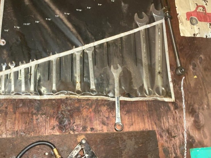 #761-•-grease-guns,-hammers,-assorted-tools/parts-image-11