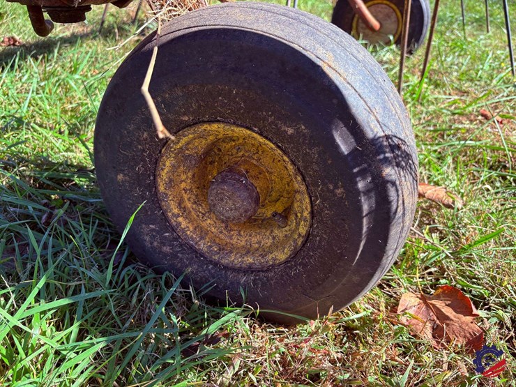 new-holland-nh163-4-basket-hay-tedder-image-10