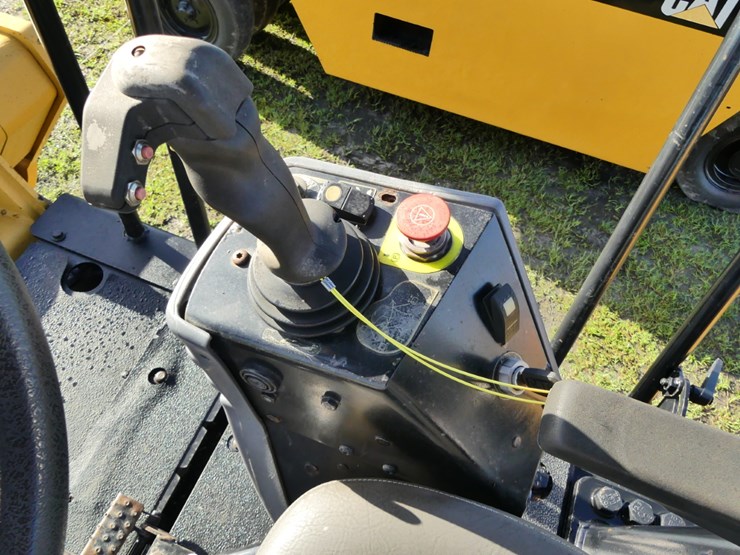 caterpillar-cb54xw-image-12