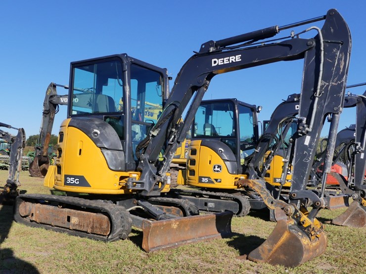 2022-deere-35g-image-2