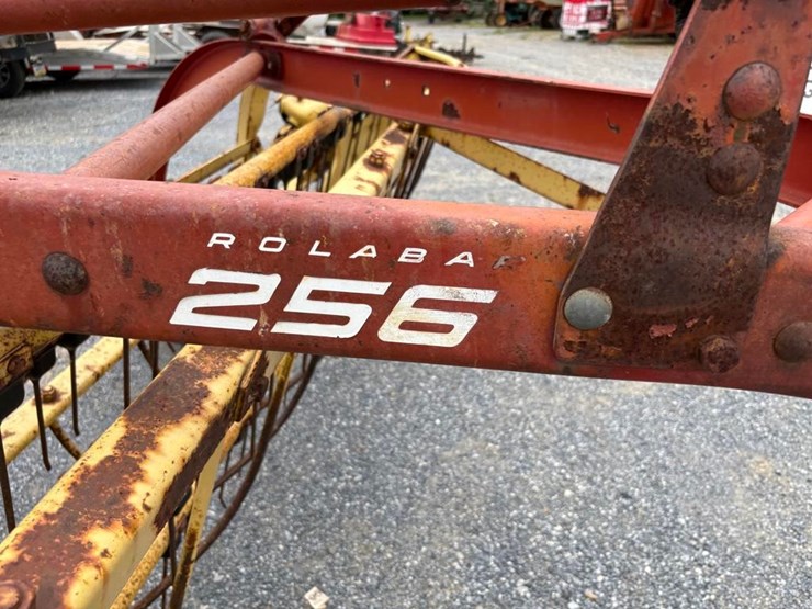 new-holland-256-image-4