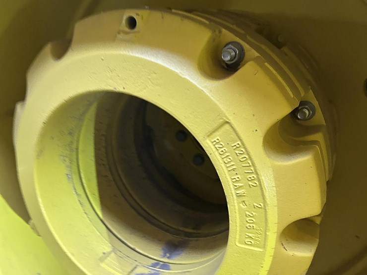 2022-john-deere-9r-590-image-24