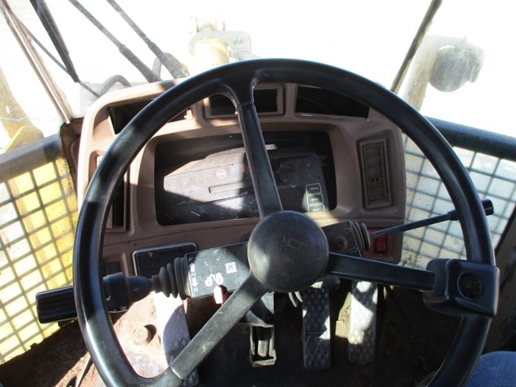 2000-deere-624h-image-12