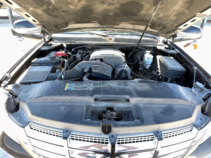 2010-cadillac-escalade-image-114