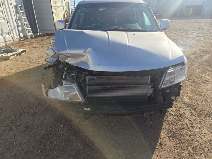 2013-dodge-journey-sxt-image-2