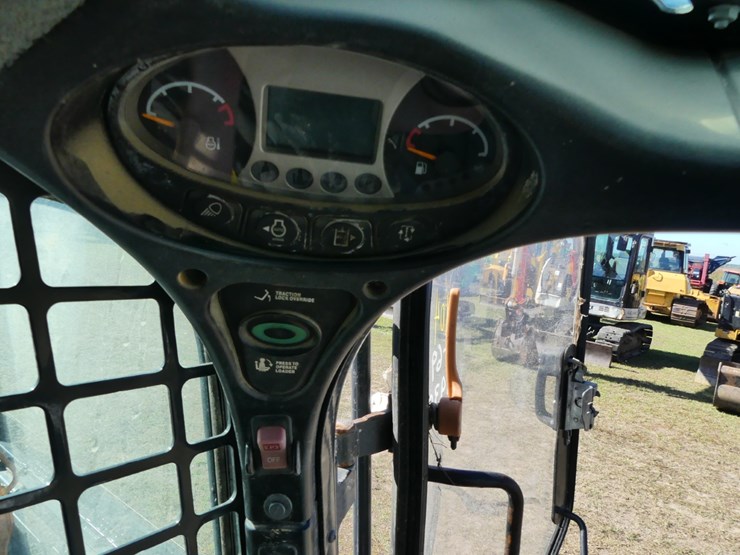 2019-bobcat-t870-image-16