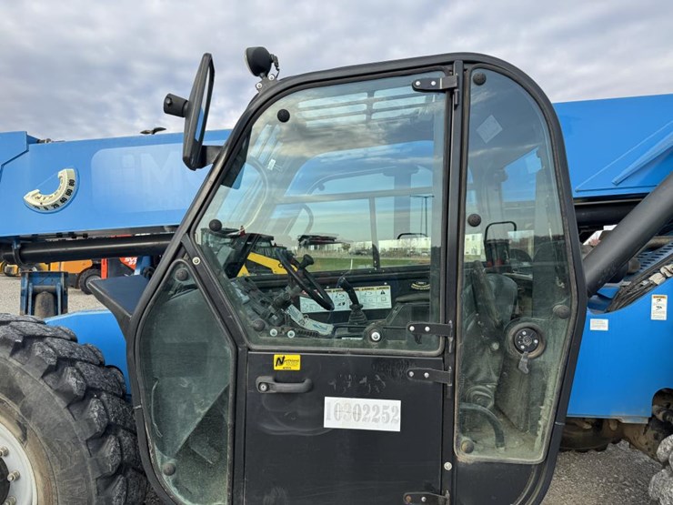 #1460-•-2014-genie-1056-telehandler-image-29