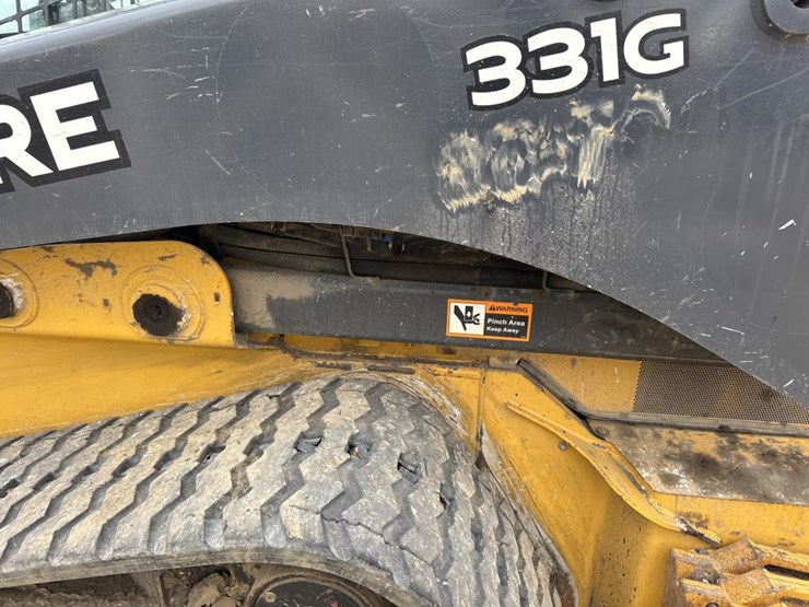 2019-deere-331g-image-23