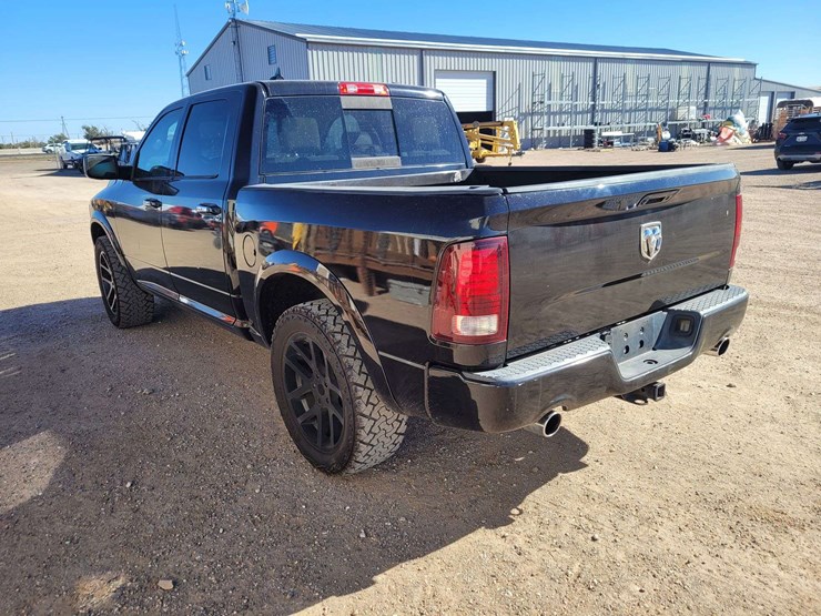 2016-ram-1500-laramie-image-4