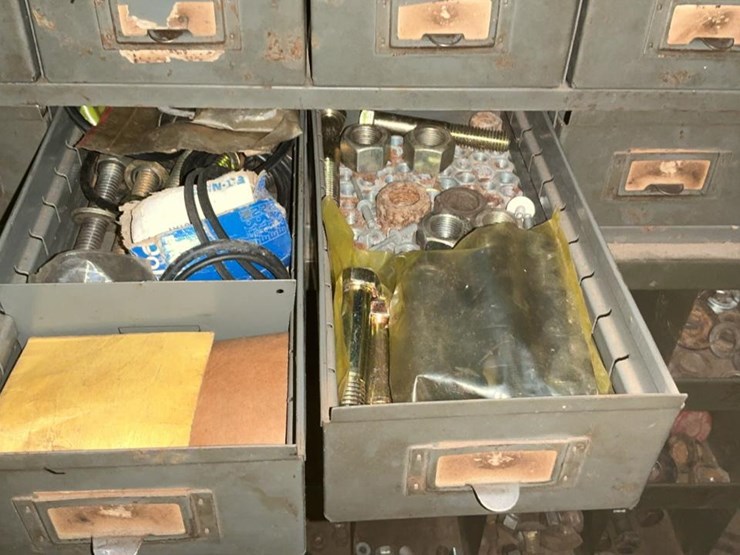 #770-•-parts-rack-of-nuts,-bolts,-washers-and-more-image-17