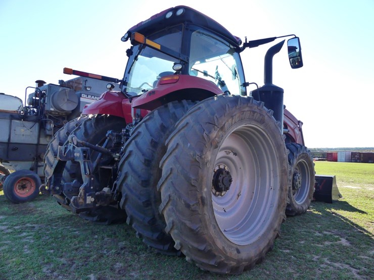 case-ih-magnum-200-image-3